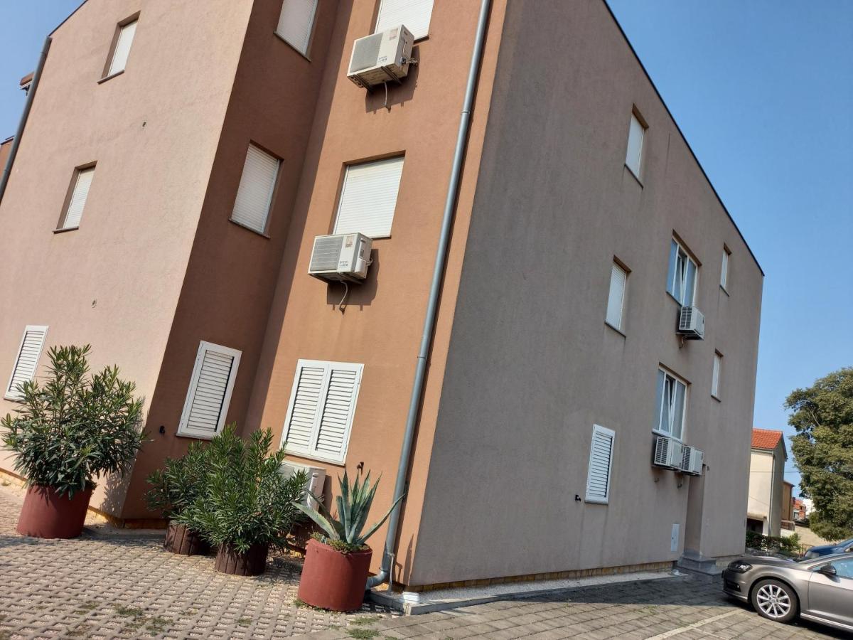 Apartman Silva Biograd Na Moru Zewnętrze zdjęcie